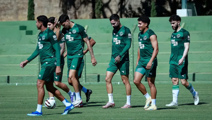 goias-pode-ter-novidades-na-equipe-titular-no-duelo-contra-o-criciuma;-confira-a-provavel-escalacao