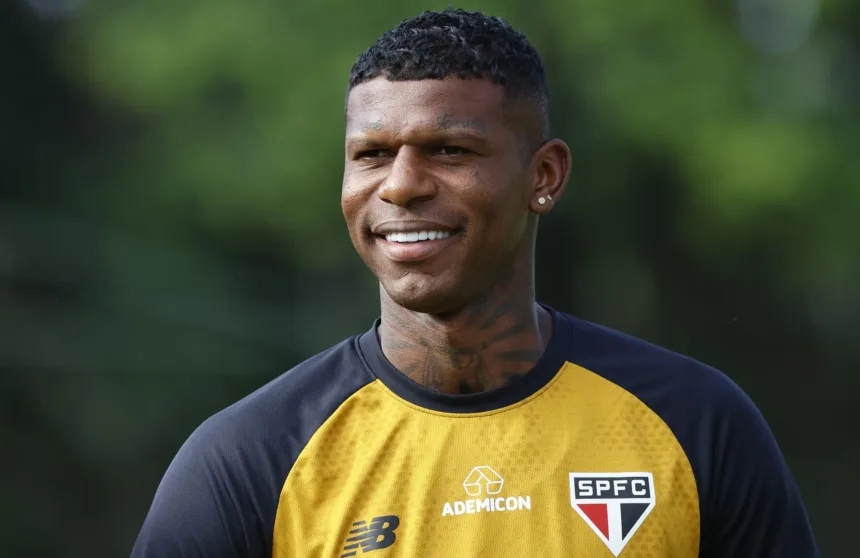 sao-paulo-notifica-arboleda-e-da-prazo-de-24-horas-para-zagueiro-retornar-ao-clube-ou-justificar-sumico