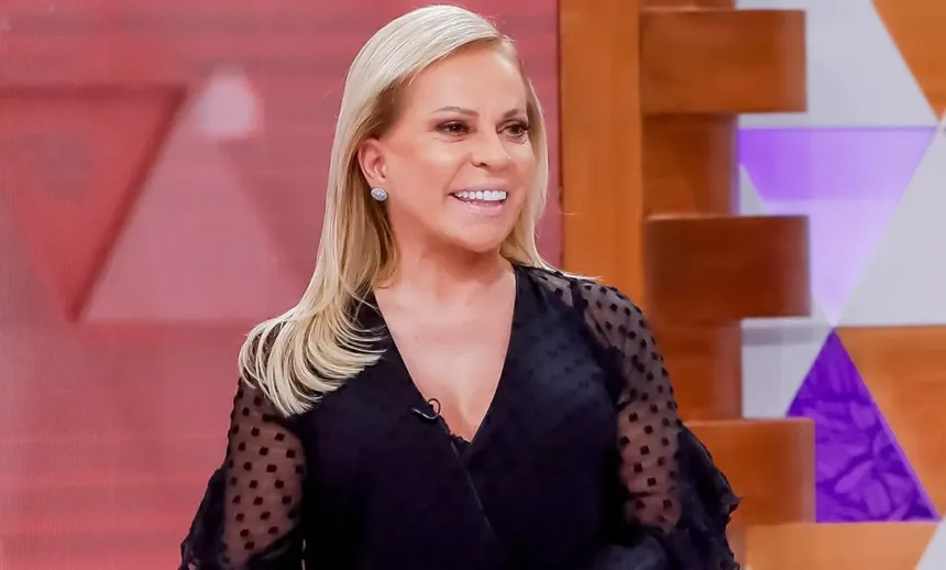 christina-rocha,-do-casos-de-familia,-surge-de-biquini-e-ganha-elogios;-veja-foto