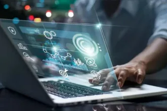 ia-avanca-e-pressiona-iniciantes:-estudo-mede-impacto-da-tecnologia-nos-empregos