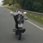 prf-flagra-motociclista-fazendo-manobra-“superman”-em-rodovia-de-sc
