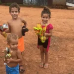 ovos-de-pascoa-subtraidos-por-motorista-sao-recuperados-e-doados-a-criancas-em-aparecida