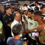 torcida-do-santos-cobra-marcelo-teixeira,-presidente-do-clube,-sobre-contrato-com-empresa-de-neymar-pai