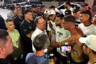 torcida-do-santos-cobra-marcelo-teixeira,-presidente-do-clube,-sobre-contrato-com-empresa-de-neymar-pai
