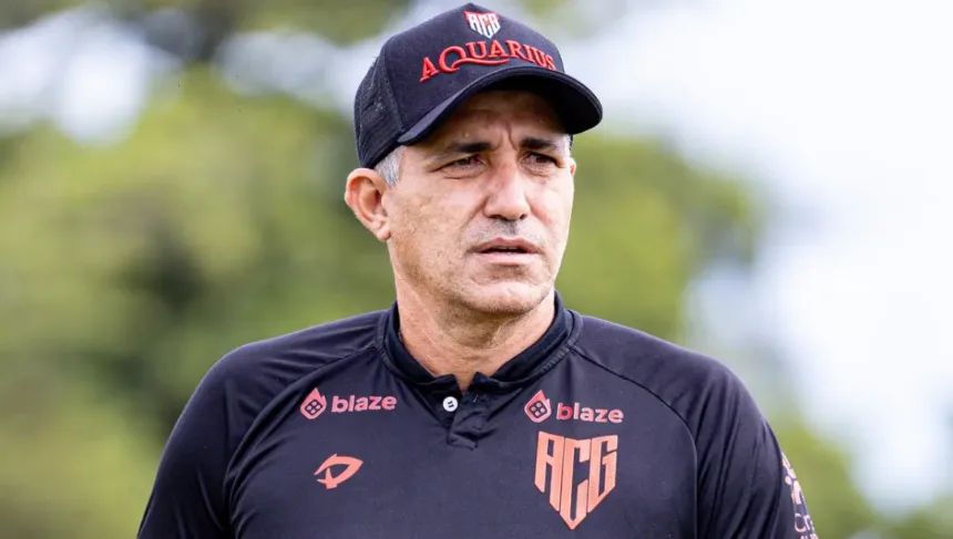 mesmo-com-a-vitoria,-eduardo-souza-afirma-que-atletico-precisa-definir-os-jogos-e-“diminuir-o-sofrimento”