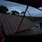 bombeiros-fazem-buscas-por-homem-que-desapareceu-apos-embarcacao-virar-no-lago-das-brisas