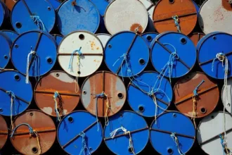 preco-do-petroleo-despenca-abaixo-de-us$-100-apos-cessar-fogo-na-guerra-–-cnn-brasil