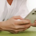 mulher-em-surto-que-estava-com-carimbo-medico-falso-em-aparecida-pode-ter-atendido-pacientes