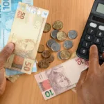 endividamento-atinge-quase-76%-das-familias-em-goias,-aponta-levantamento