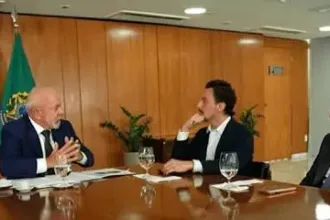 lula-sobe-tom-contra-caiado-e-chama-acordo-com-eua-de-“vergonha”