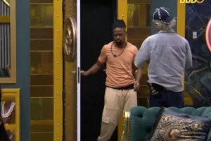 bbb-26:-leandro-boneco-volta-ao-programa-apos-sentir-dores-no-peito