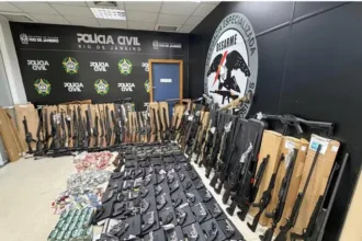 operacao-em-sao-goncalo:-policia-civil-apreende-arsenal-em-loja-–-cidade-de-niteroi