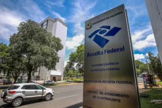 ir:-autuacoes-da-receita-federal-somam-r$-233-bilhoes-em-2025