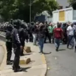 videos:-policia-dispersa-marcha-rumo-ao-palacio-presidencial-da-venezuela