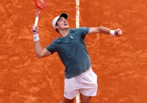 joao-fonseca-faz-bom-jogo-contra-zverev,-mas-acaba-eliminado-pelo-numero-3-do-mundo-em-monte-carlo