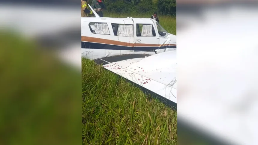 video-mostra-aviao-durante-manobras-de-pouso-de-emergencia-em-trindade;-assista