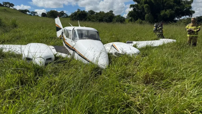 aviao-com-dois-passageiros-faz-pouso-de-emergencia-em-trindade
