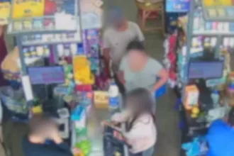 homem-persegue-criancas-e-as-convida-para-“oracao-gostosa”-no-carro.-video