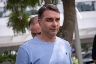 datafolha:-flavio-bolsonaro-reage-apos-vantagem-numerica-sobre-lula
