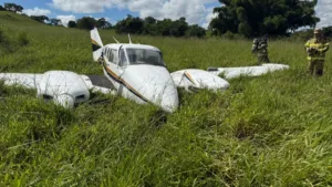 cenipa-inicia-investigacao-sobre-pouso-forcado-de-aviao-em-trindade