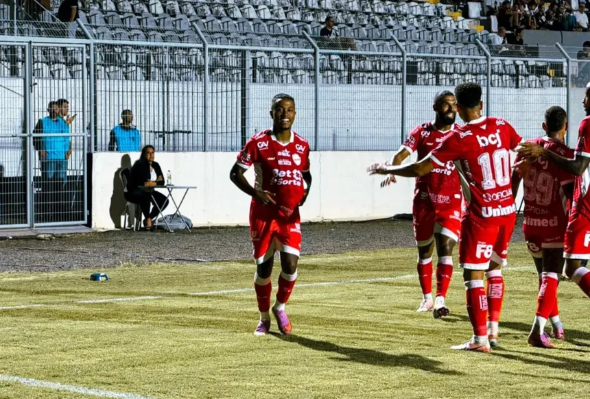 com-gol-de-ryan,-vila-nova-bate-a-ponte-preta-e-assume-vice-lideranca-da-serie-b