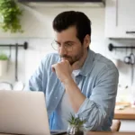 emojis-no-trabalho-podem-prejudicar-sua-imagem-profissional,-diz-estudo