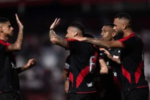 atletico-derrota-o-londrina,-conquista-primeiros-pontos-na-serie-b-e-sai-da-zona-de-rebaixamento