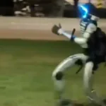 javalis-sao-perseguidos-por-robo-humanoide-na-polonia;-veja-video