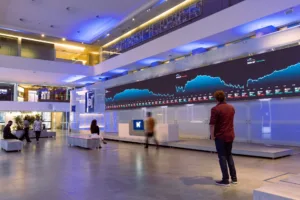 ibovespa-futuro-cai-1%-com-aversao-ao-risco-apos-fracasso-nas-negociacoes-eua-ira-–-infomoney