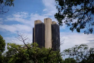 boletim-focus:-mercado-eleva-projecao-de-inflacao-para-2026-e-cambio-recua-a-r$-5,37-–-infomoney