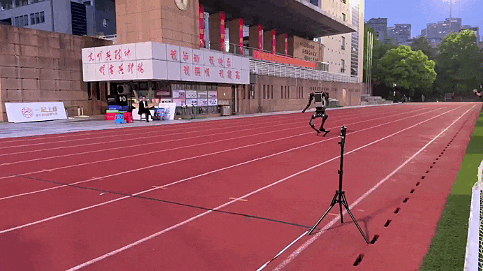 video:-robo-chines-corre-100-metros-em-10-segundos-e-se-aproxima-da-marca-de-usain-bolt