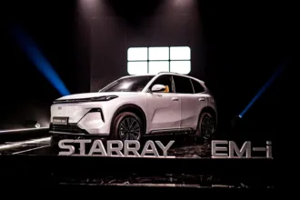 geely-lanca-novo-sistema-hibrido-que-faz-45-km/l;-objetivo-e-desafiar-dominio-de-toyota-e-honda