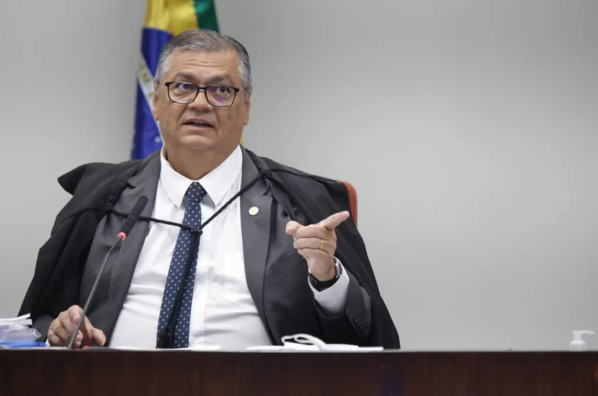 dino-manifesta-apoio-a-colegas-do-stf-apos-cpi-pedir-indiciamentos