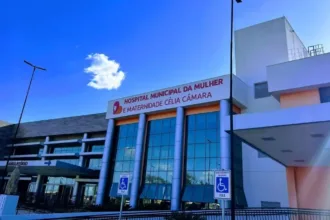 funcionarios-cobram-salarios-atrasados-apos-saida-de-os-da-maternidade-celia-camara-em-goiania