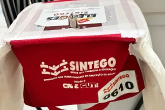 servidores-da-educacao-de-aparecida-fazem-assembleia-com-paralisacao-nesta-quarta