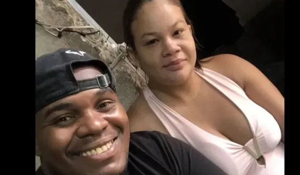 ‘trataram-minha-mulher-pior-do-que-um-cachorro’,-diz-companheiro-de-thawanna,-morta-pela-pm-em-sp