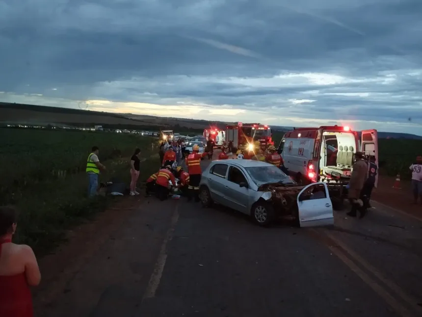 colisao-frontal-na-go-430,-em-formosa,-deixa-feridos-apos-ultrapassagem
