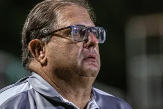 guto-ferreira-valoriza-rodagem-do-elenco-e-elogia-joao-vieira-apos-empate-na-copa-centro-oeste:-“a-busca-e-essa”