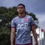 caio-marcelo-se-diz-adaptado-ao-vila-nova-e-avalia-duelo-contra-o-operario-pr-pela-serie-b