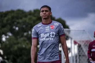 caio-marcelo-se-diz-adaptado-ao-vila-nova-e-avalia-duelo-contra-o-operario-pr-pela-serie-b