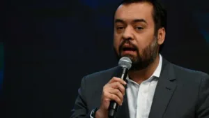 claudio-castro-vai-receber-r$-142-mil-por-ferias-nao-tiradas-enquanto-era-governador-do-rj