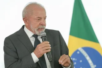lula:-“emprego-nao-pode-ser-sinonimo-de-renunciar-a-vida-familiar”