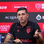 eduardo-souza-mantem-pensamento-jogo-a-jogo-e-nao-quer-que-atletico-“fique-para-tras”-na-serie-b