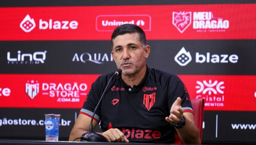 eduardo-souza-mantem-pensamento-jogo-a-jogo-e-nao-quer-que-atletico-“fique-para-tras”-na-serie-b