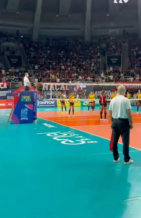 confrontos-das-semifinais-da-superliga-de-volei-feminino-tem-minuto-de-silencio-em-homenagem-a-oscar-schmidt