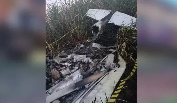 aviao-monomotor-cai-no-interior-de-sp-e-piloto-morre-carbonizado