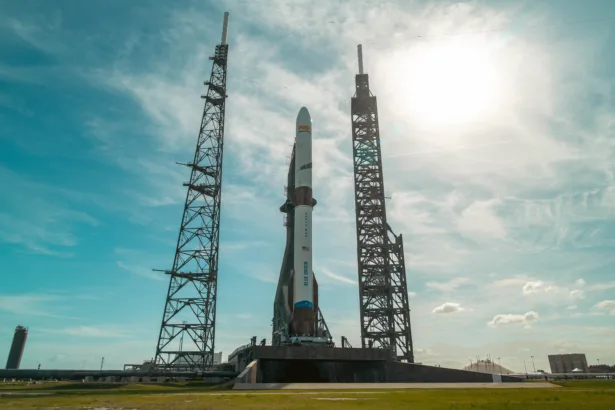 blue-origin-reutiliza-propulsor-do-foguete-new-glenn-e-acirra-disputa-com-spacex