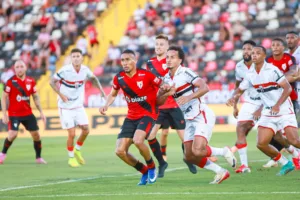 fora-de-casa,-atletico-empata-com-o-botafogo-sp-e-segue-perto-da-zona-de-rebaixamento-da-serie-b