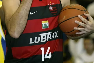 flamengo-aposentou-a-camisa-14-em-homenagem-a-oscar-schmidt