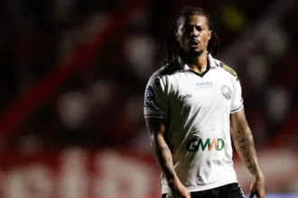 vila-nova-se-pronuncia-em-relacao-a-denuncia-de-racismo-no-duelo-contra-o-operario-pr